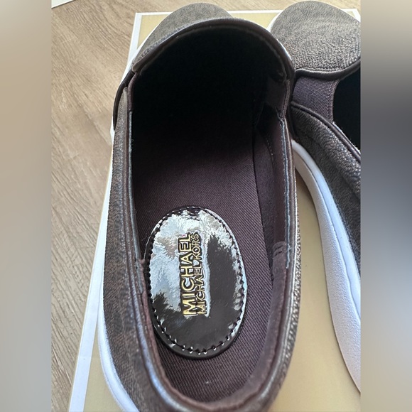 Michael Kors Slip on Shoe Size 7 1/2 in brown MK design - Picture 7 of 12
